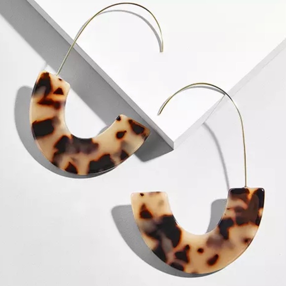 Blonde Tortoise Resin Drop Earrings - Picture 2 of 2